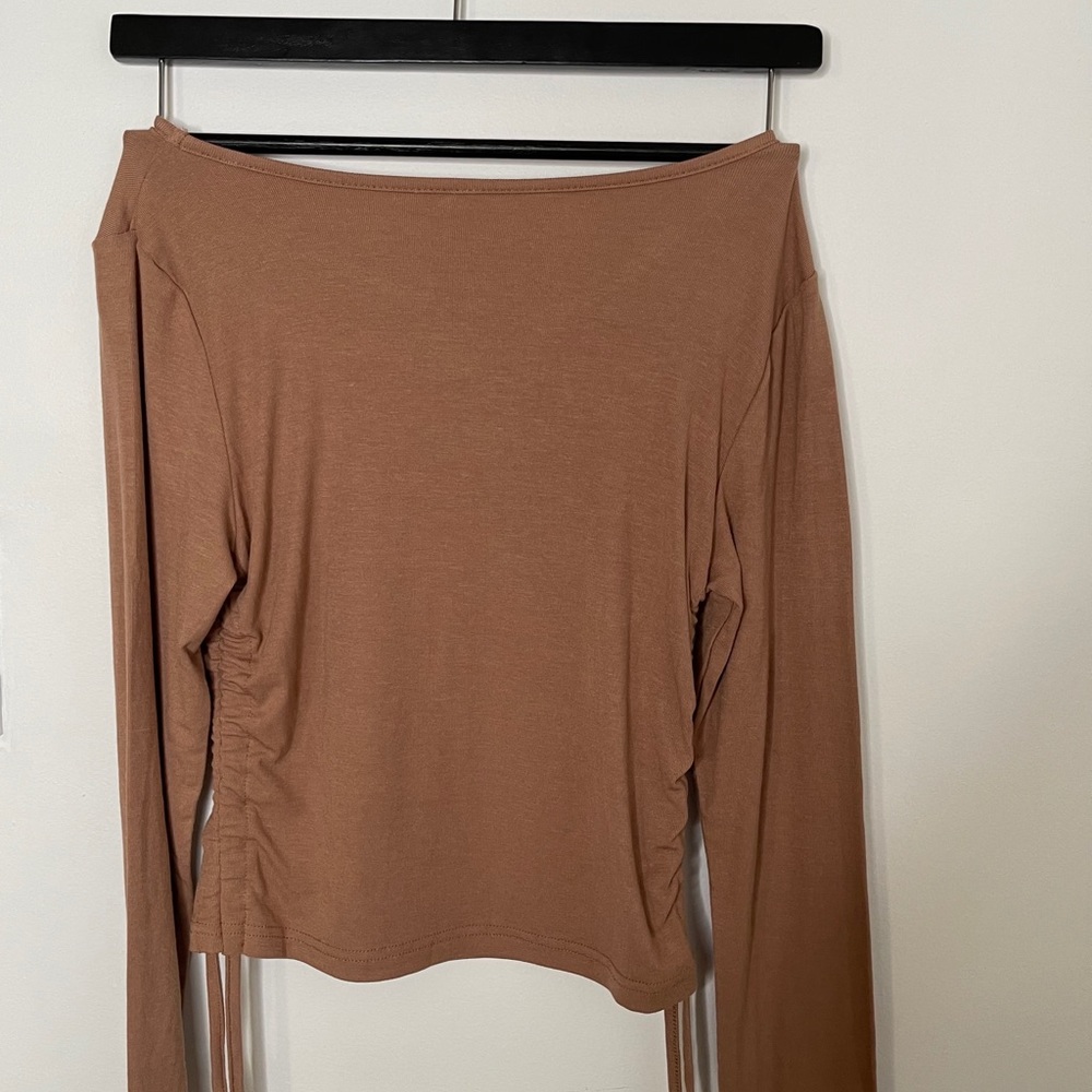 Drawstring side solid tee - Picture 2 of 4